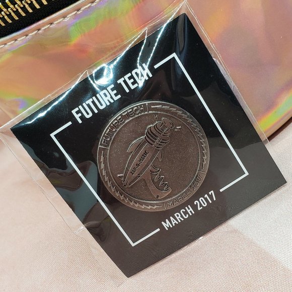 Loot Gaming by Loot Crate - Future Tech (March 2017) Box Collectible Pin - Picture 3 of 5